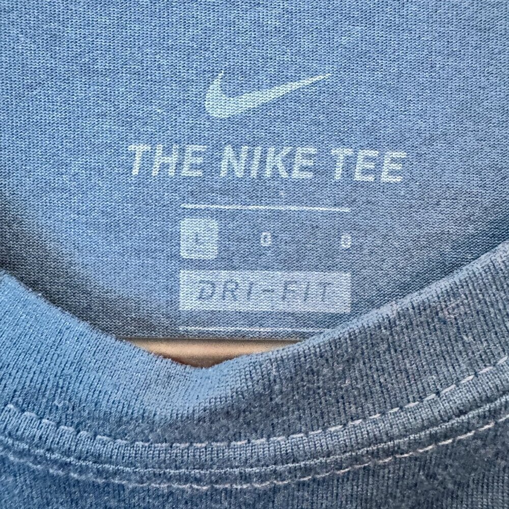 Nike Size Large (L) Nike Dri-FIT Men's Athletic T-Shirt Blue Performance Trainin - Picture 3 of 5
